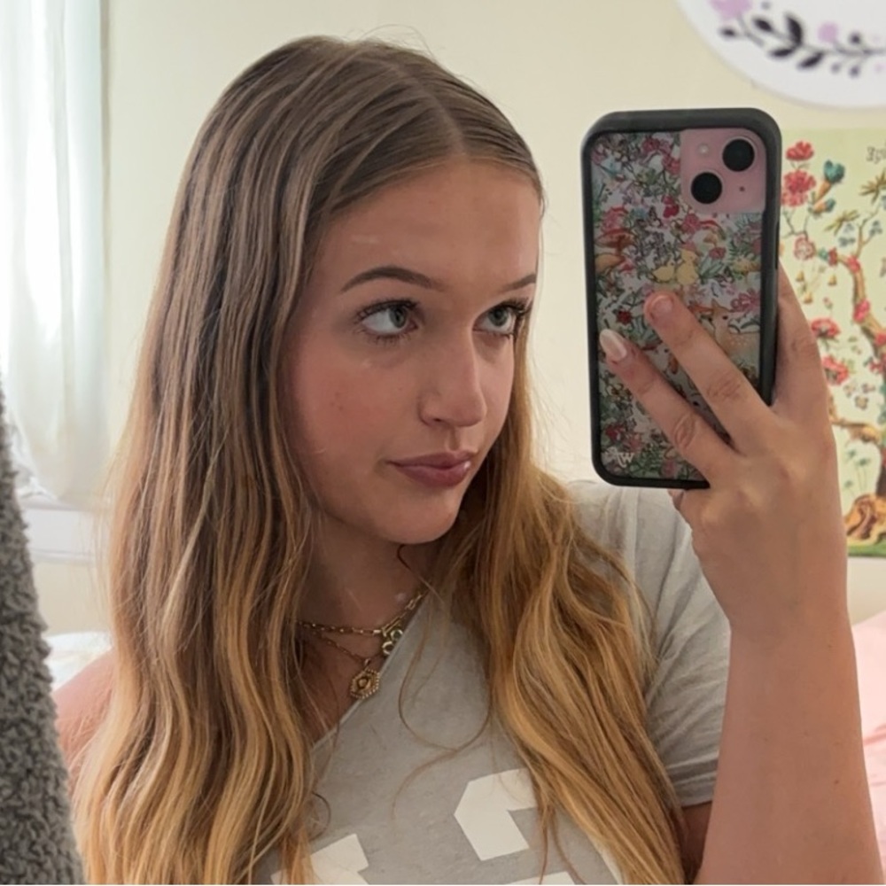 Meet your Posher, Olivia